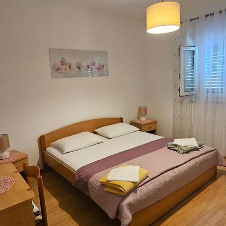 Apartmani Fani Supetar Ngoại thất bức ảnh